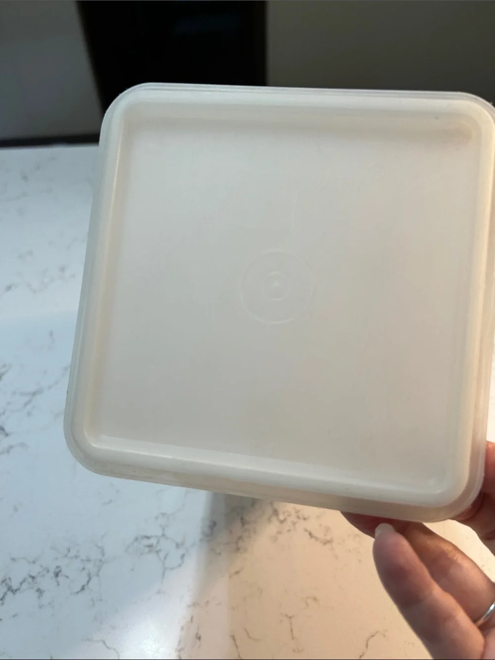 Tupperware Cracker Keeper